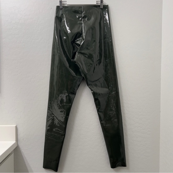 Commando Faux Patent Leather Leggings in Olive Shiny Size Medium - Picture 7 of 7
